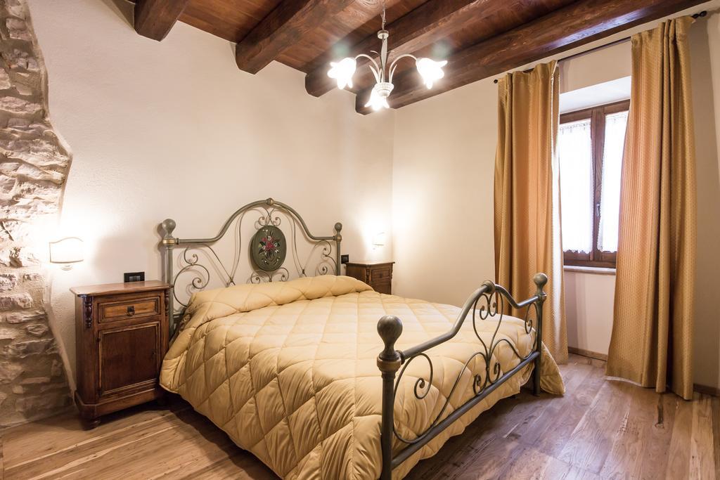 Bed and Breakfast Domus In Castro Montecchio  Zimmer foto
