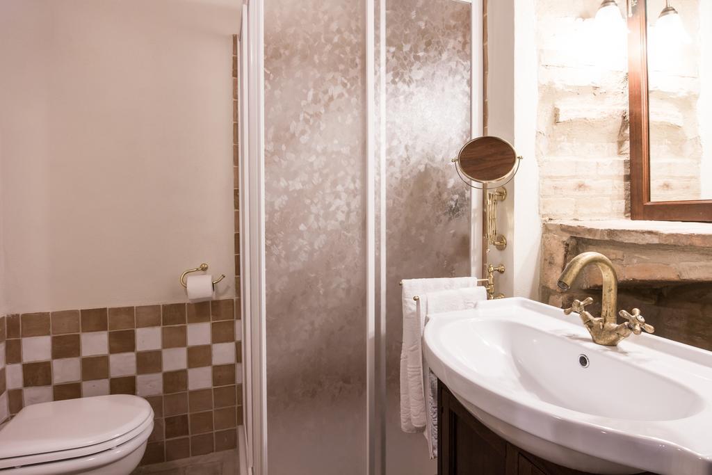 Bed and Breakfast Domus In Castro Montecchio  Zimmer foto